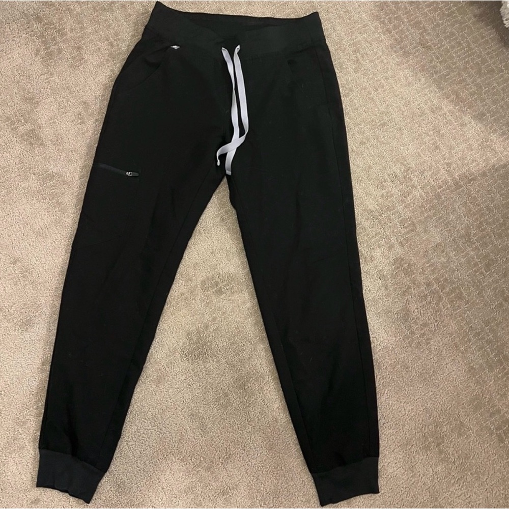 Figs petite jogger scrub pants